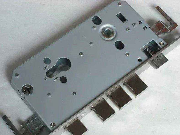 江城24小时上门开锁公司